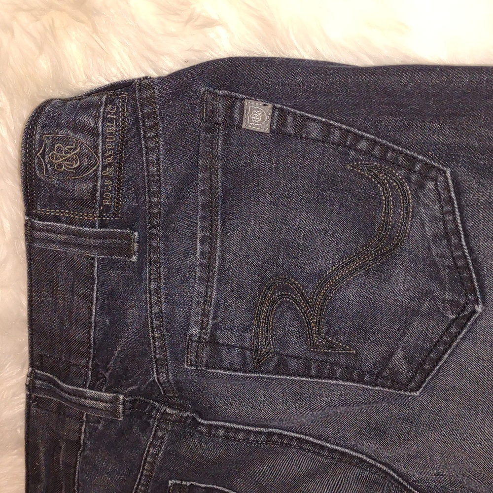 ROCK& REPUBLIC Henlee Boot Cut Frayed Bottom Jeans - Picture 8 of 11